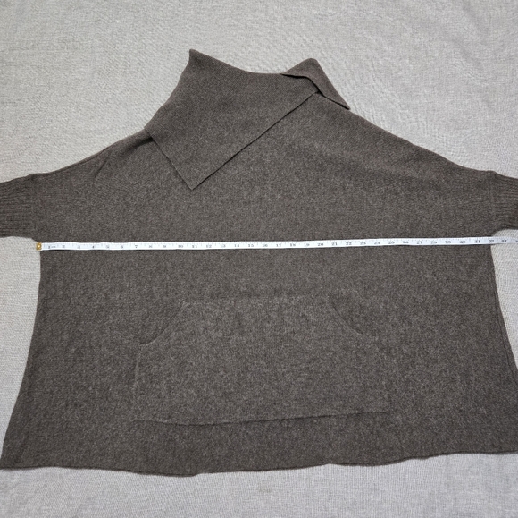 Aqua Cashmere Poncho Pullover Sweater w/ Pouch Split Neck 3/4 Sleeve Size Medium - Picture 7 of 7